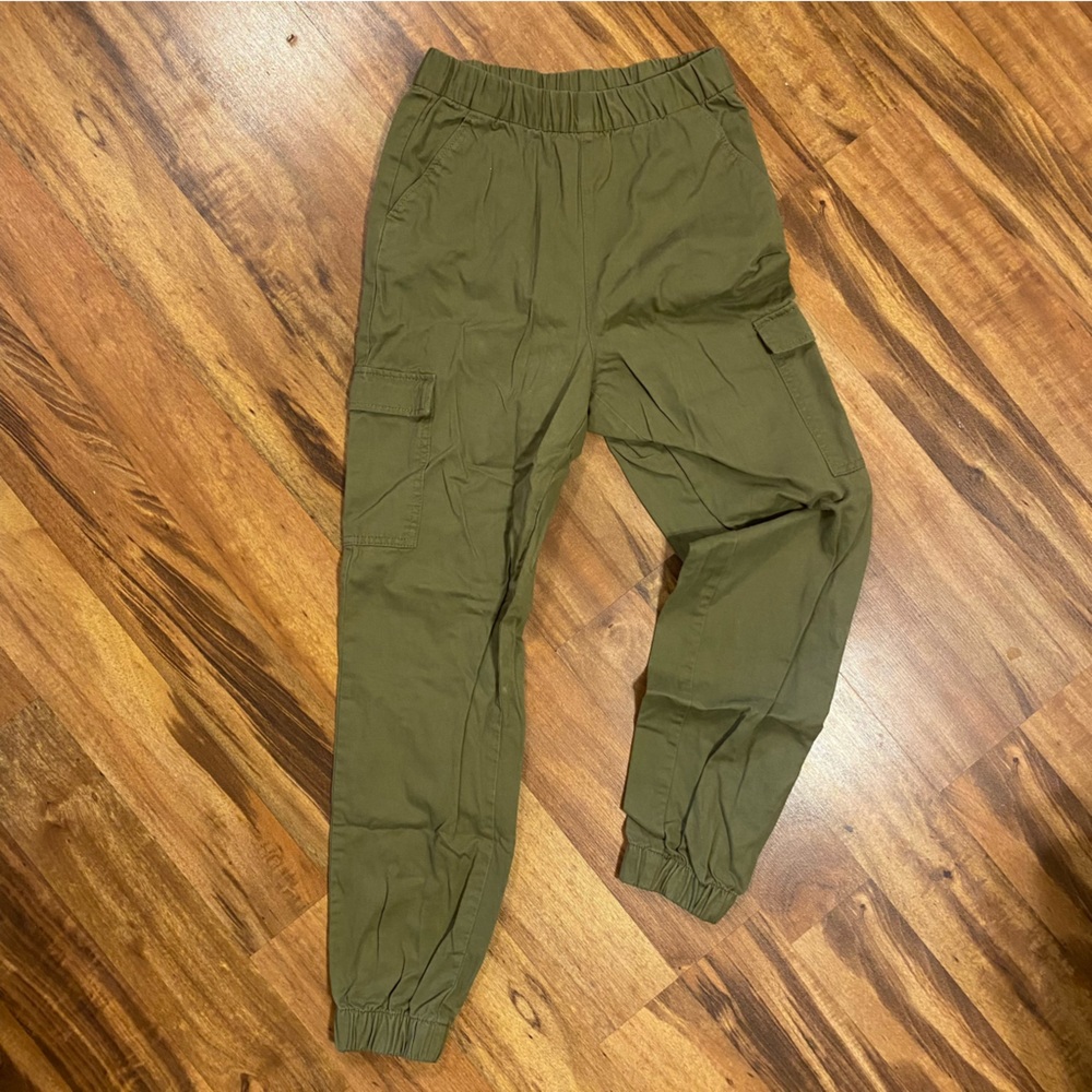 Women’s jogger cargo pants size 2